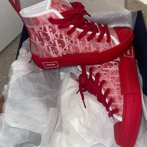 Dior sneakers new. Never worn outside